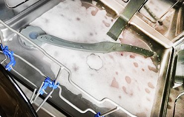 не сливает воду